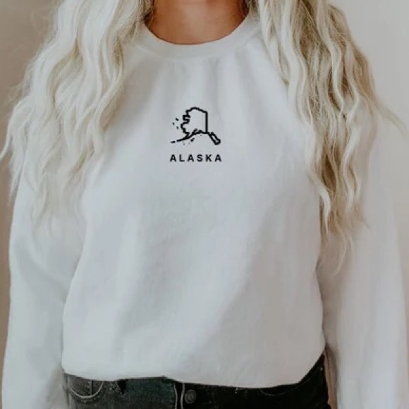 CUTE 🥰 WOMEN crewneck - Picture 1 of 1